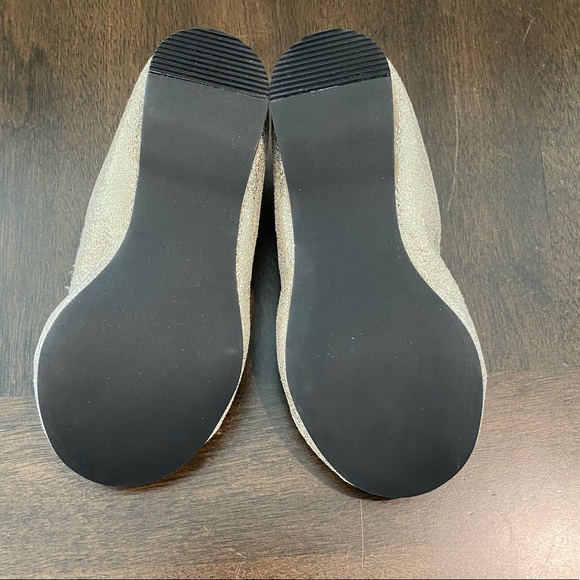 Ruby & Bloom Gold Shimmer Ballet Flats - Picture 4 of 8